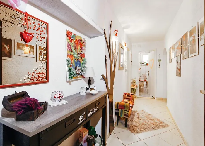 Modern In The Heart Of With Private Garden * Σπλιτ
